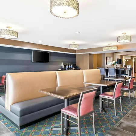 Best Western Legacy Inn & Suites Beloit/South Beloit
